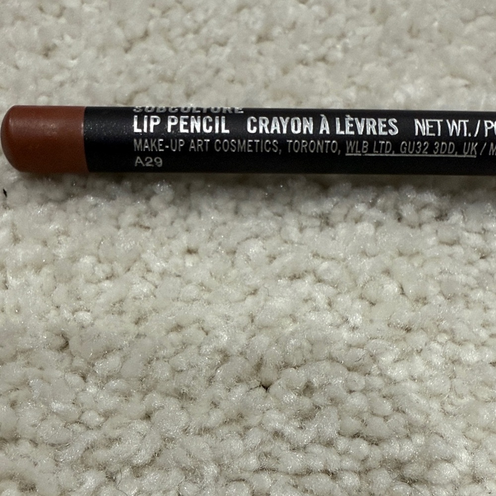 MAC Subculture Lip Pencil A29 - Picture 4 of 11